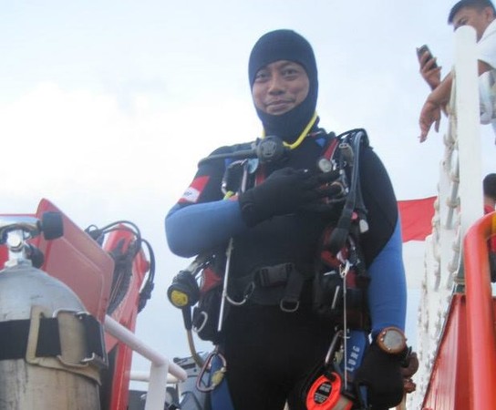 ▲▼ 印尼獅航29日發生空難事件，各界協助搜救，但48歲印尼潛水蛙人安托（Syachrul Anto）2日疑因減壓症（decompression）身亡。（圖／翻攝自臉書／Syachrul Anto）