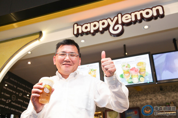 連鎖餐飲集團雅茗-KY今（18）日舉行法說會，董事長吳伯超表示今年海外展店仍有三成以上成長。（圖／雅茗集團提供）