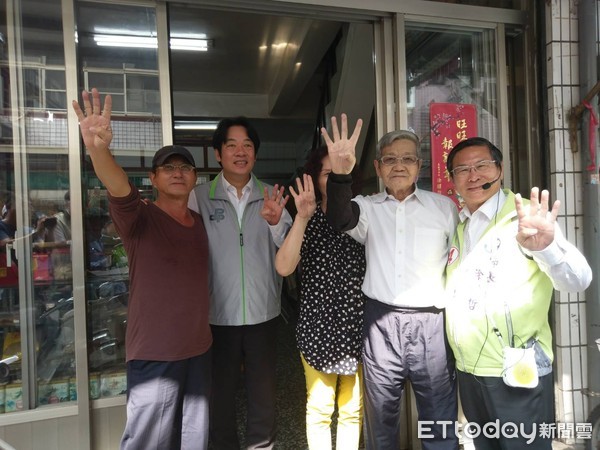 ▲▼嘉義市工程施作道路坍塌，各參選陣營紛紛表達關心。（圖／記者翁聖勳翻攝）