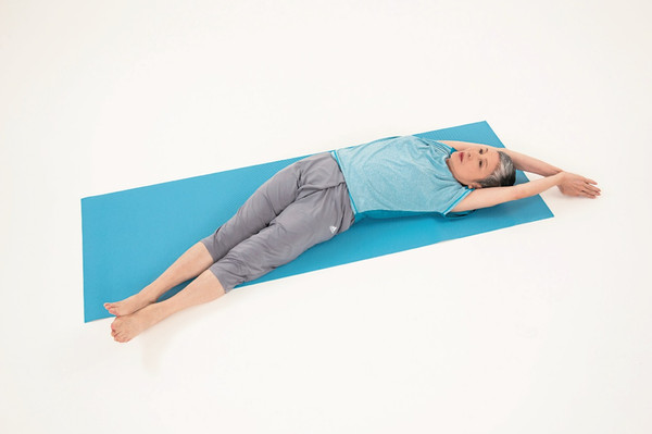 ▲▼免吃藥！5分鐘降血壓健康操。（圖／三采文化提供）