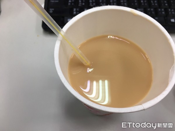 奶茶,大冰奶,早餐店奶茶。（圖／記者李佳蓉攝）