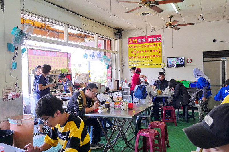 ▲▼台中梁嫂炒麵肉燥飯│水湳市場。（圖／橘子狗愛吃糖 提供）