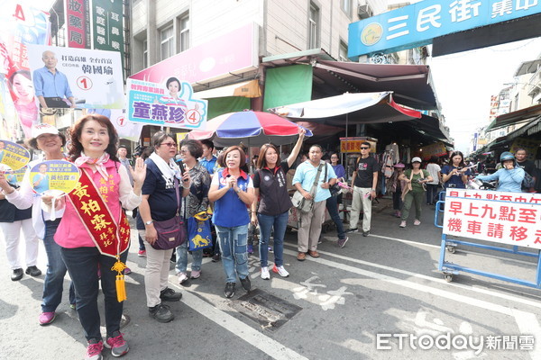 ▲▼韓國瑜妻子李佳芬，9日上午到高雄傳統市場拜票。（圖／記者宋德威攝，下同）