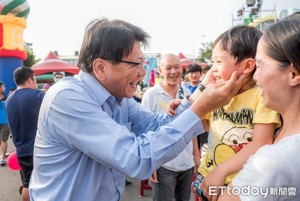 ▲潘孟安競總親子嘉年華，安安氣墊樂園吸人潮             。（圖／記者陳崑福翻攝）