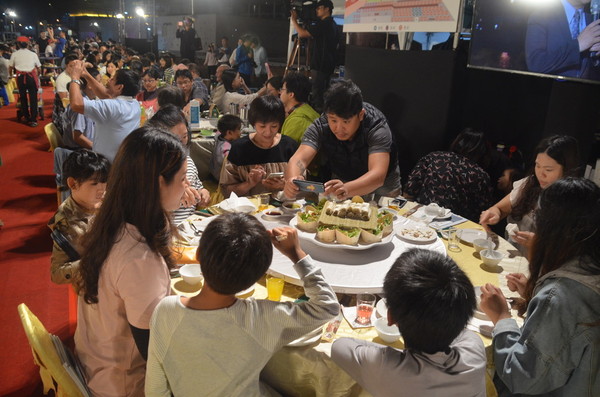 ▲台南美食節總舖師辦桌。(圖／取自台南旅遊網)