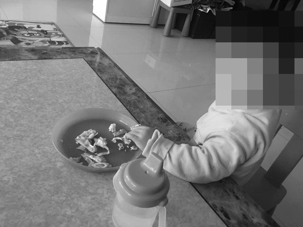 台北2歲林姓男童活活遭餓死，有網友貼出他生前可愛的照片。（圖／翻攝爆廢公社）