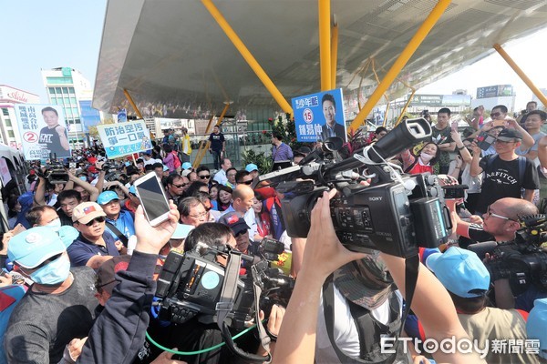 ▲▼高雄反空汙大遊行熱情民眾擠滿現場。（圖／記者宋德威攝，下同）