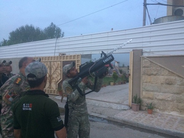 ▲▼外媒拍攝到伊拉克士兵利用台灣製的無人機干擾器。（圖／翻攝自defence-blog）