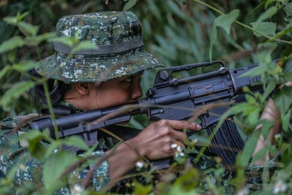 巾幗不讓鬚眉  山隘行軍女性官兵表現出色