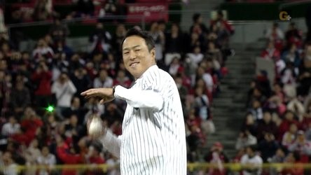 美日對抗 全場瘋狂 黑田博樹穿 洋基條紋 廣島開球 Ettoday運動雲 Ettoday新聞雲 美日對抗 全場瘋狂 黑田博樹穿 洋基條紋 廣島開球 Ettoday運動雲 Ettoday新聞雲