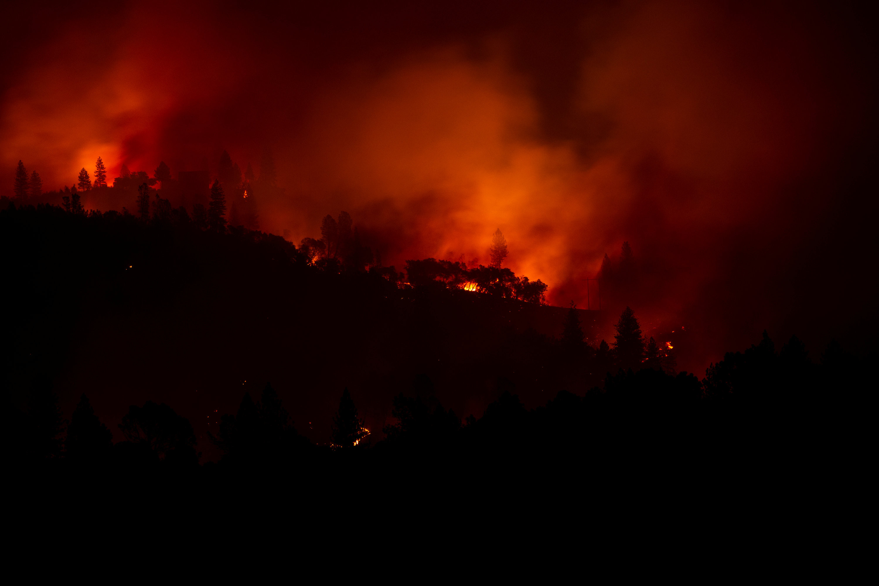 ▲美國北加州爆發的「坎普野火」（Camp Fire）災情逐漸擴大，目前焚燒面積超過11.7萬英畝（約4.7萬公頃）。（圖／路透社）