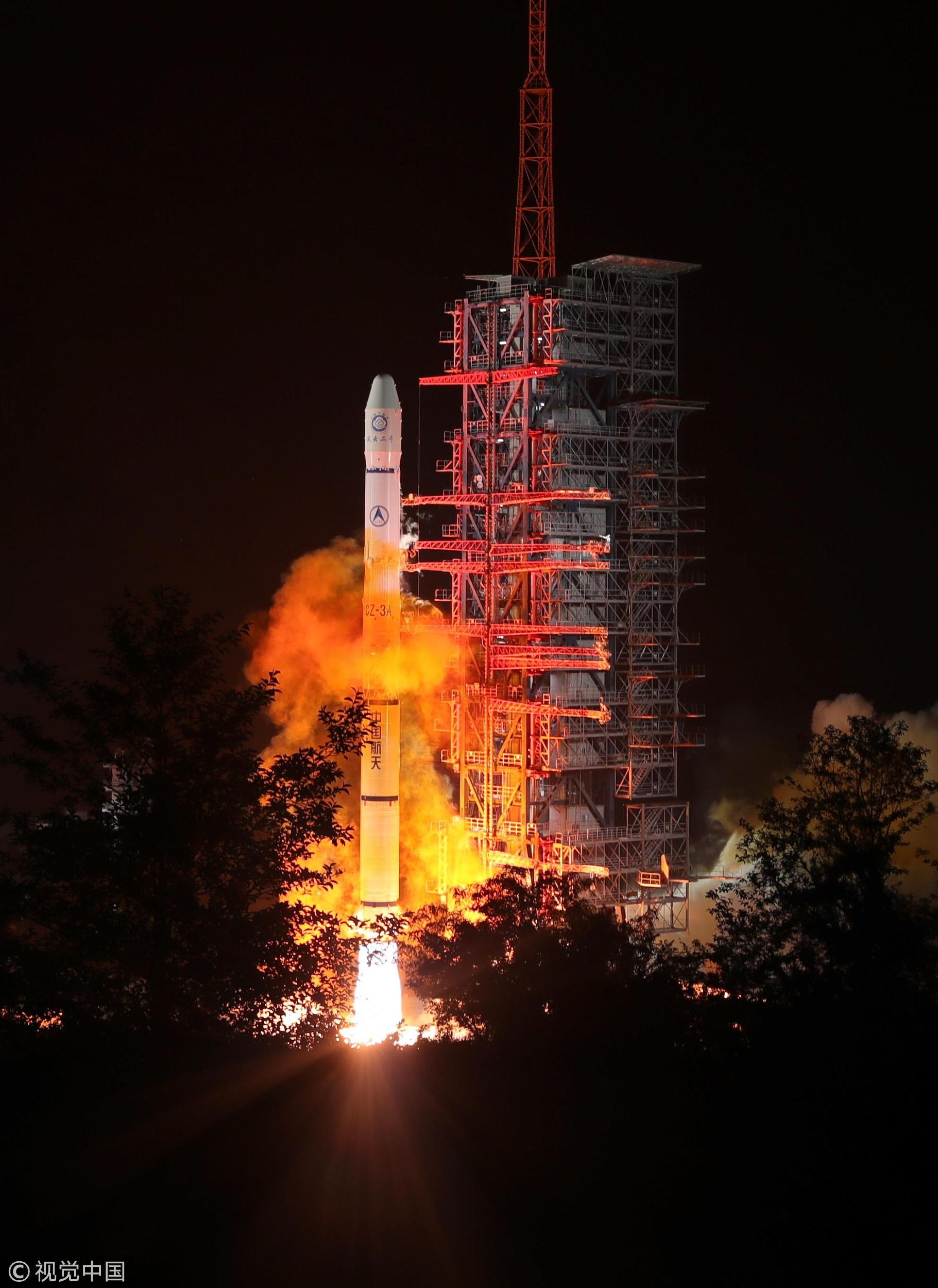 ▲大陸6月在西昌衛星發射中心用長征三號甲運載火箭，成功將風雲二號H氣象衛星發射升空。（圖／CFP）