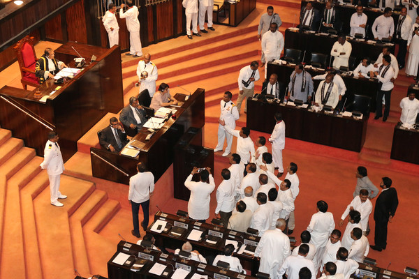 ▲▼ 斯里蘭卡國會14日通過新總理不信任案。（圖／路透）