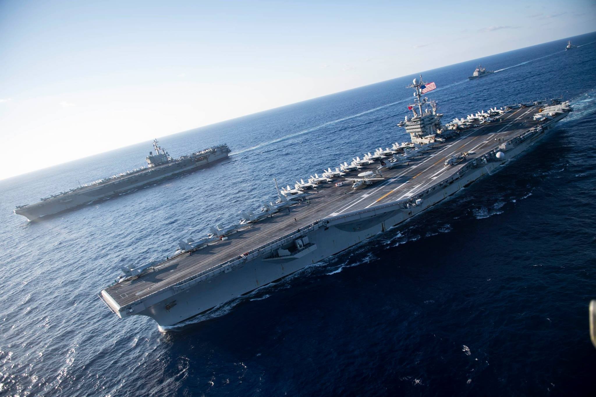 ▲▼史坦尼斯號航母上擁有多架戰機。（圖／翻攝自USS John C. Stennis (CVN 74)粉絲專業）