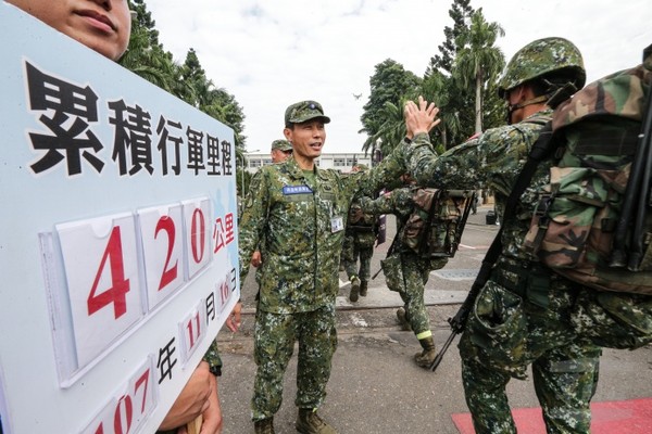 山隘行軍結訓　官兵展現勇猛頑強特戰精神