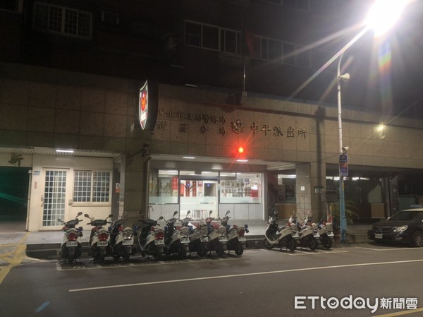 ▲▼新莊男子深夜驚傳墜樓，警方將帶回家屬釐清輕生原因。（圖／記者趙永博攝）