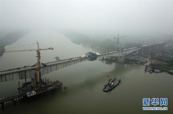 ▲▼合龍後的商合杭鐵路跨淮河特大橋。（圖／翻攝自新華網）