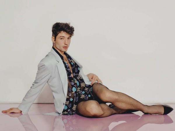 ▲伊薩米勒（Ezra Miller）拍PLAYBOY大片（圖／翻攝自www.playboy.com）