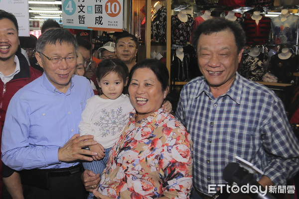 ▲▼柯文哲永樂市場掃街。（圖／記者黃克翔攝）