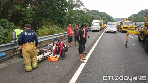 ▲▼國道三號南下282K竹崎中埔段發生嚴重車禍。（圖／記者翁聖勳翻攝，下同）