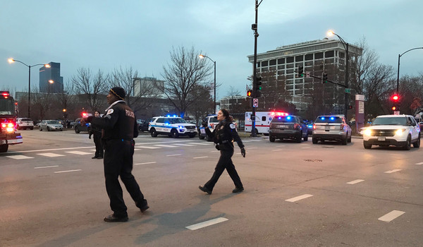 ▲▼美國芝加哥慈愛醫院（Mercy Hospital）發生槍擊事件，造成4人死亡。（圖／達志影像／美聯社）