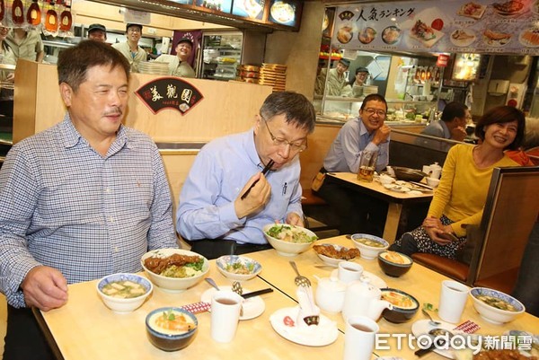 ▲▼台北市長柯文哲西門町掃街。（圖／記者季相儒攝）