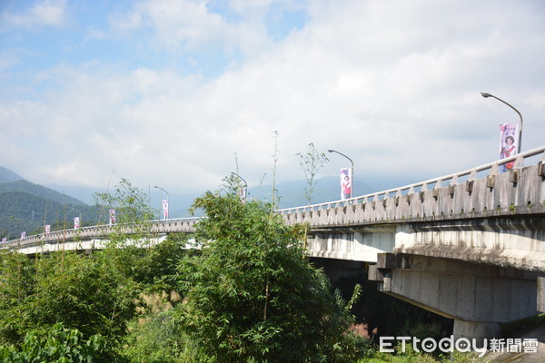 ▲▼台7丁線新城橋（上圖）改建21日動工，民進黨縣長候選人陳歐珀認為這是證明他爭取建設不停歇成果之一。（圖／記者游芳男翻攝，下同）