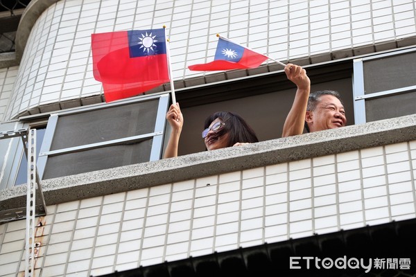 ▲▼韓國瑜競選團隊21日下午到鳳山地區掃街拜票。（圖／記者宋德威攝，下同）