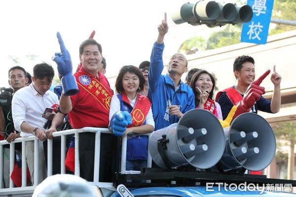 ▲▼韓國瑜競選團隊21日下午到鳳山地區掃街拜票。（圖／記者宋德威攝，下同）