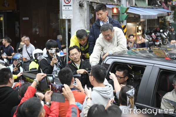 ▲▼台北市長柯文哲車隊掃街。（圖／記者湯興漢攝）