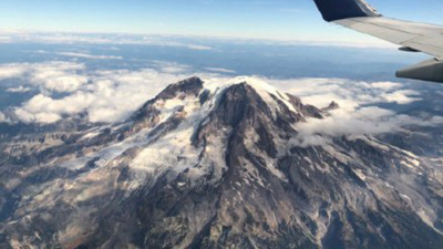 西雅圖塔台：「大霧不能降落」　超佛機長：那我帶乘客去看大雪山