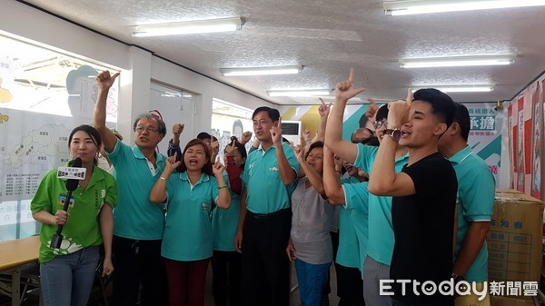 ▲台南市大新營區市議員候選人劉米山，連日車隊掃街拜票奮力衝刺，他祈請鄉親團結搶救，發揮最大效果，送他到台南市議會，為民喉舌爭福利。（圖／記者林悅翻攝，下同）