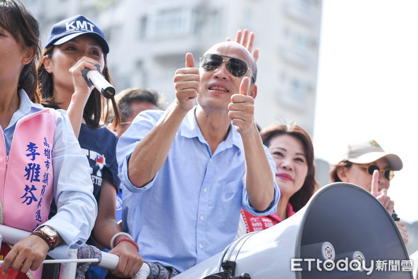 ▲▼國民黨高雄市長候選人韓國瑜掃街。（圖／記者林敬旻攝）