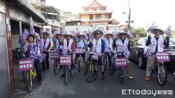 ▲選戰最後衝刺，楊麗環響應環保，以腳踏車拜票期翻轉桃園。（圖／楊麗環競選總部提供）