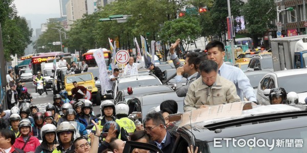 ▲▼柯文哲車隊掃街第二天。（圖／記者陳家祥攝）