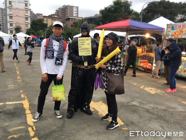 ▲▼2018縣市長選舉,柯文哲,選前之夜,柯文哲支持者。（圖／記者姜國輝攝）