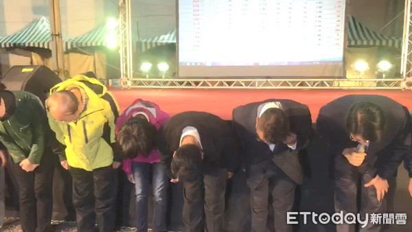 ▲▼民進黨宜蘭縣長候人陳歐珀率競選幹部，一同在溪北競選總部對外坦承敗選。（圖／記者游芳男翻攝，下同）