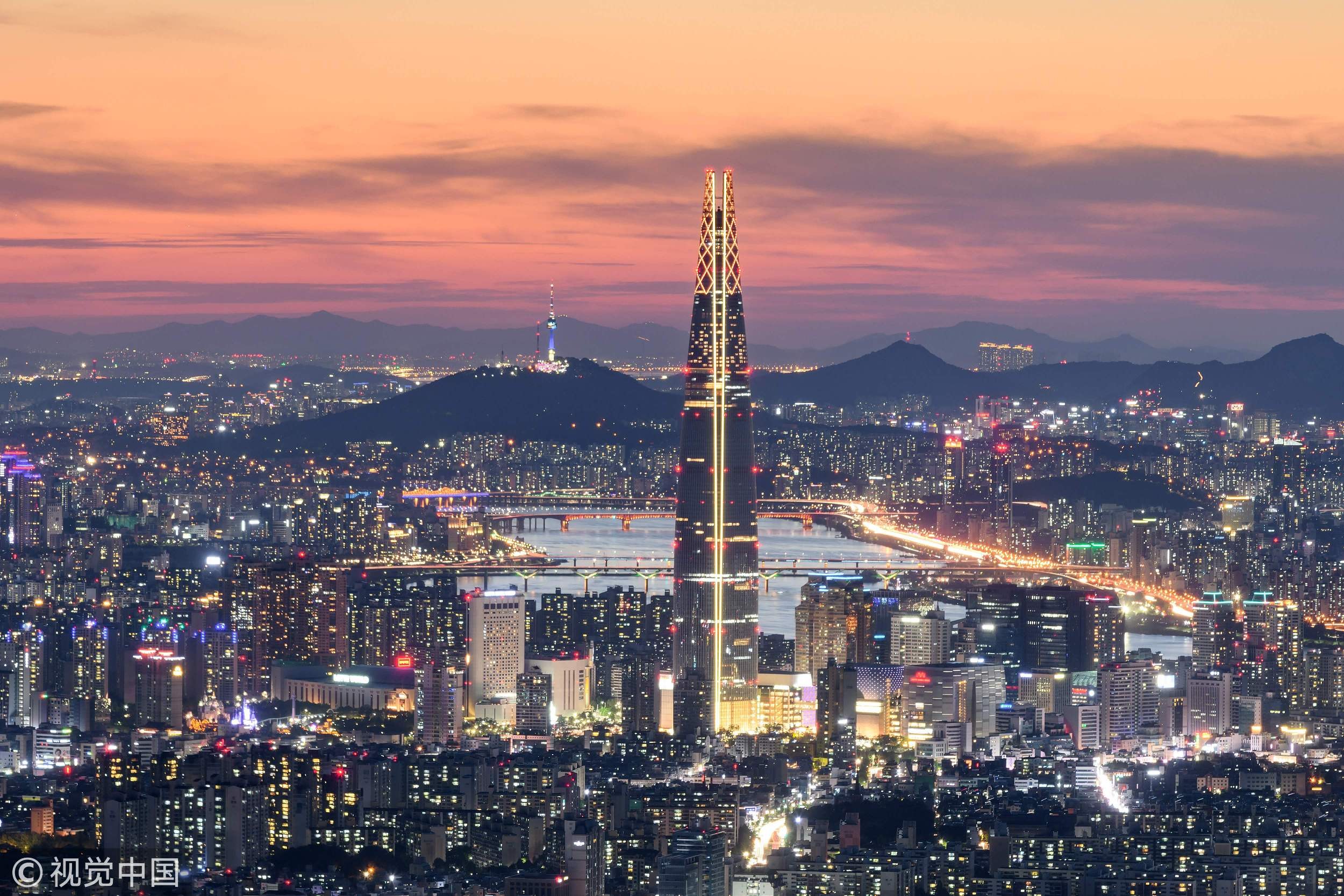 ▲▼首爾市天際線「樂天世界塔」。（圖／CFP）