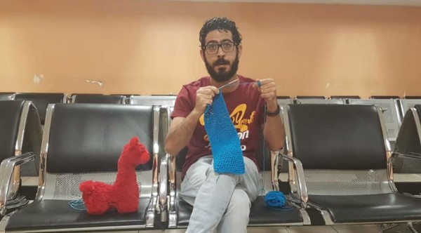 ▲▼敘利亞男子康塔（Hassan al-Kontar）滯留在吉隆坡國際機場超過7個月，最後以難民身分獲得加拿大政府庇護。（圖／翻攝自推特／Hassan Al Kontar）