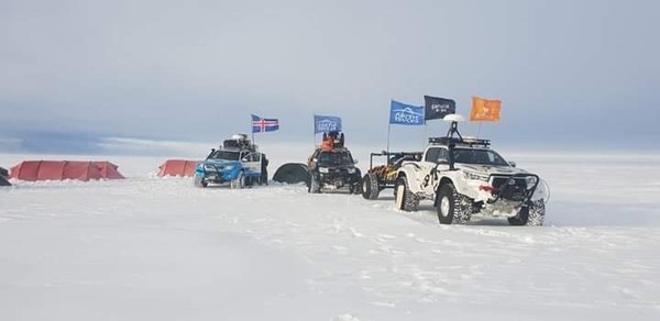 ▲▼宥勝南極長征隊遇上暴風雪打亂節奏。（圖／橘子關懷基金會）