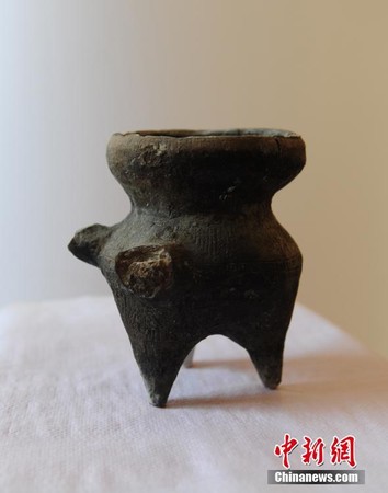 中國對引江濟淮工程安徽段沿線文物遺址進行考古發掘，出土3000年前的蒸籠工具。（圖／翻攝自中新網）