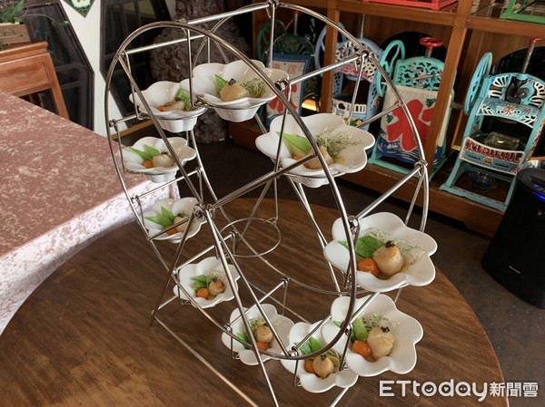 ▲業者表示韓國瑜當選後，韓粉都要指定這道干貝摩天輪             。（圖／記者吳奕靖攝）