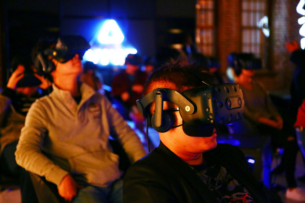 ▲西本願寺加場演出，HTC攜金獎導演推《5x1》VR電影。（圖／宏達電提供）