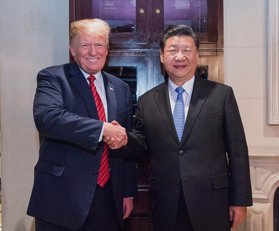 ▲美國總統川普（左）與大陸國家主席習近平（右）在G20峰會中舉行的「川習會」上合照。（圖／新華社）