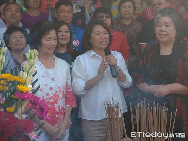 ▲▼準市長黃敏惠4日謝神，表示接下來將拚經濟。（圖／記者翁聖勳翻攝，下同）