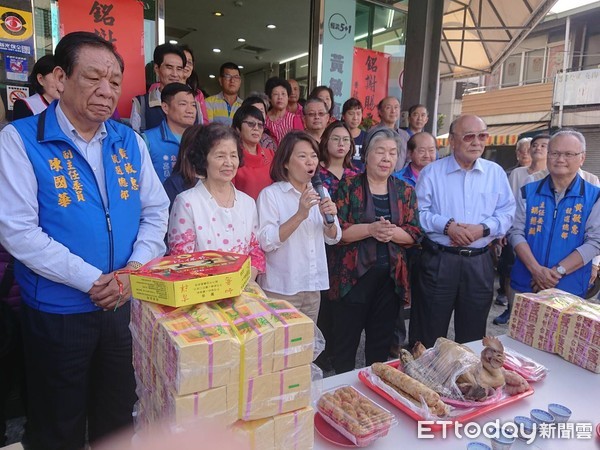 ▲▼準市長黃敏惠4日謝神，表示接下來將拚經濟。（圖／記者翁聖勳翻攝，下同）