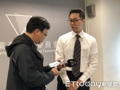 學位證書躺註冊組4年多！ 楊偉中領回：其他不解釋了 | ETtoday政治新聞 | ETtoday新聞雲