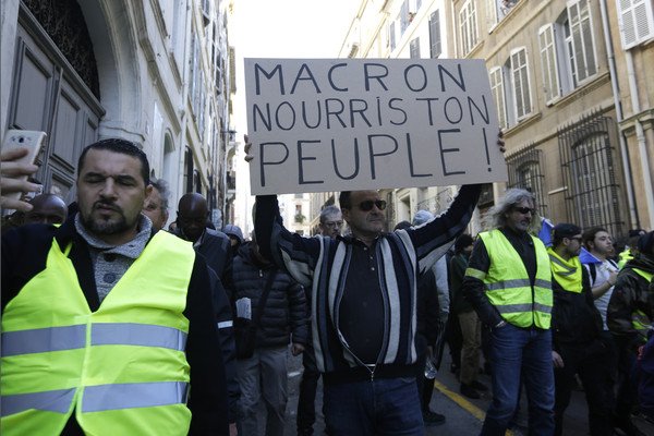 ▲▼ 法國「黃背心」示威運動持續進行，怒火已經燒到總統馬克宏（Emmanuel Macron）個人身上。（圖／達志影像／美聯社）