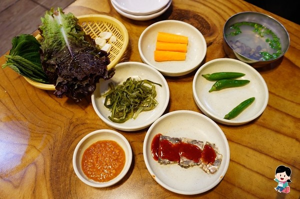 ▲Running Man、TWICE拜訪的釜山烤盲鰻。（圖／PEKO提供）