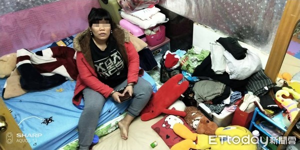 ▲▼三重虐嬰案，涉案的印尼籍保母被在租屋處被上銬帶回。（圖／記者陳豐德翻攝）